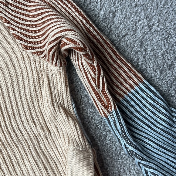 Multi Color Sweater - Picture 7 of 10